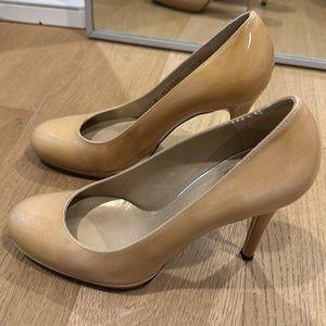 Stuart Whitman Beige Patent 4 inch heels
